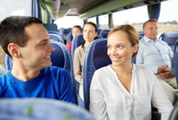 4 factors to consider while selecting a bus tour