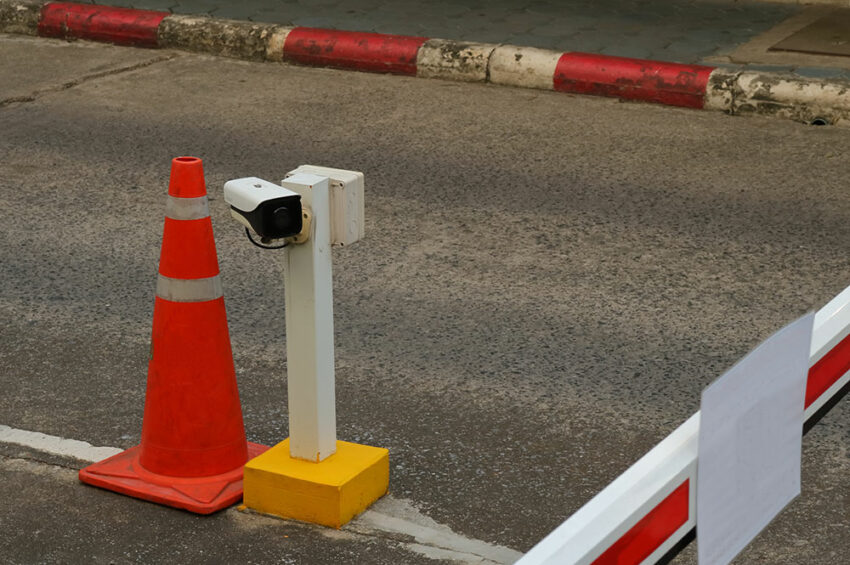 5 reasons why businesses need reflective traffic cones